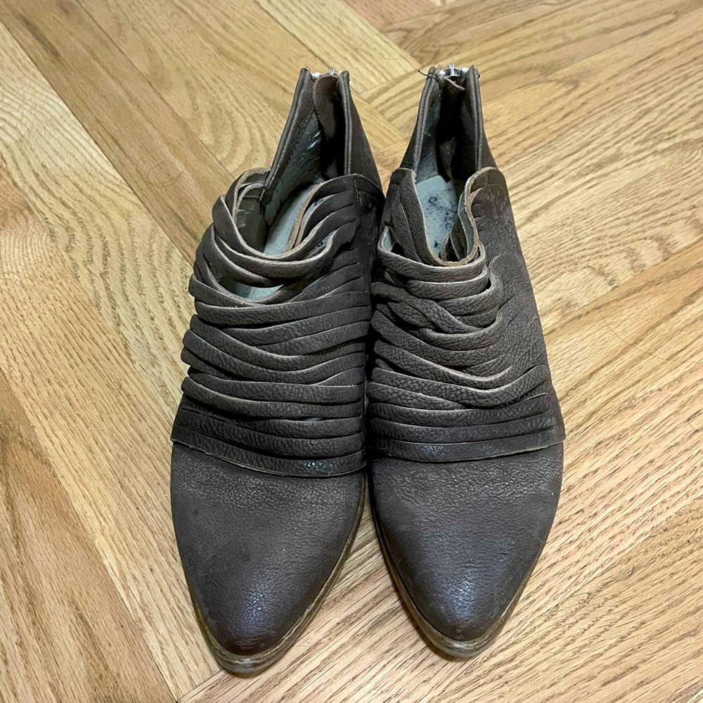 Free people ankle booties. Great condition!